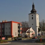 Kostelní věž na horní ulici ve Frenštátě pod Radhoštěm